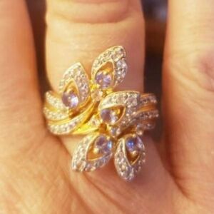 Like New Rare Estate Victoria Wieck Tanzanite and white Topaz ring